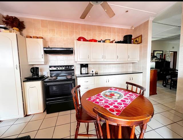 4 BEDROOM HOUSE FOR SALE IN SCOTTBURGH SOUTH